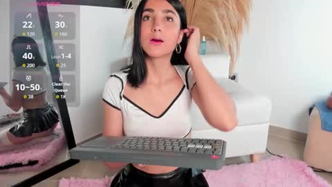 Snapshot of noami_rose chatting on November 9, 2025, 1:48 am Noami Rose online show from November 9, 2025, 1:48 am