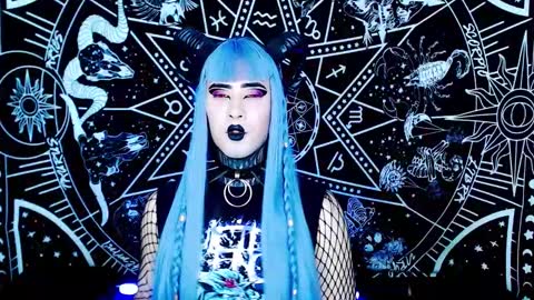 caroline online show from November 12, 2025, 12:55 am