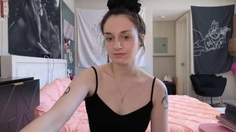 Noelle online show from June 3, 2026, 8:25 pm