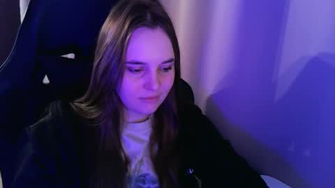 noir_ember_ online show from September 30, 2025, 9:47 am