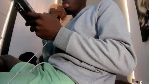 noir_king0 online show from February 20, 2026, 6:26 am