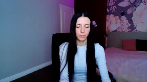 NoirDiva online show from April 9, 2026, 12:21 pm