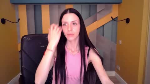 NoirDiva online show from April 22, 2026, 5:54 am