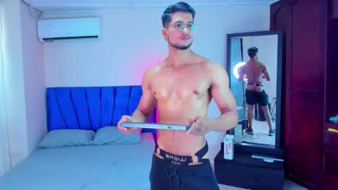 Snapshot of nolan_joness chatting on February 9, 2026, 8:02 pm Im Nolan online show from February 9, 2026, 8:02 pm