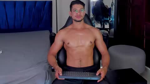 Snapshot of nolan_joness chatting on February 21, 2026, 9:49 pm Im Nolan online show from February 21, 2026, 9:49 pm