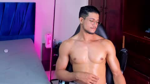 Im Nolan  online show from April 1, 2026, 8:17 pm