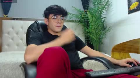 Nolan  online show from September 30, 2025, 6:02 pm