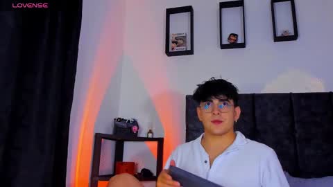 Nolan  online show from October 19, 2025, 2:45 am