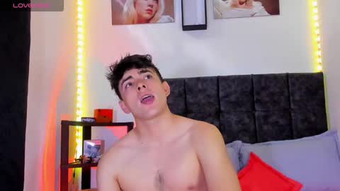 Nolan  online show from December 4, 2025, 7:11 pm