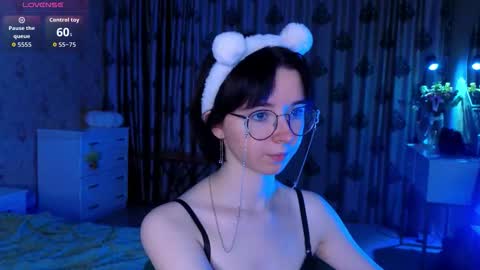 Snapshot of nora_failure chatting on November 6, 2025, 1:45 pm Nora Failure online show from November 6, 2025, 1:45 pm