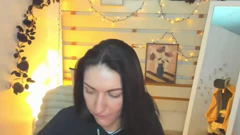 Nora online show from February 5, 2026, 9:08 pm