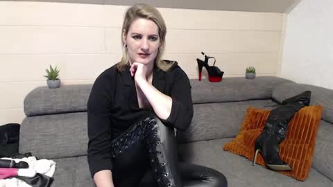 NoraNoxx online show from April 3, 2026, 9:35 pm