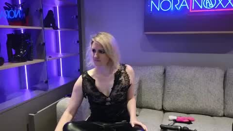 NoraNoxx online show from May 13, 2026, 3:31 pm