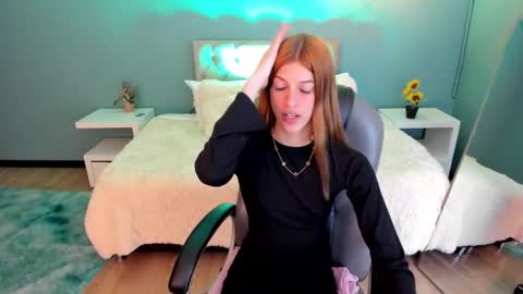 Snapshot of nora_vennucci chatting on January 9, 2026, 7:59 pm Nora online show from January 9, 2026, 7:59 pm