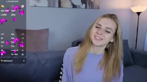 Elina online show from September 28, 2025, 10:31 am