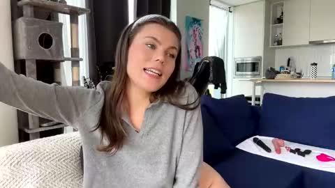 Nordic Belle online show from May 22, 2026, 2:33 pm