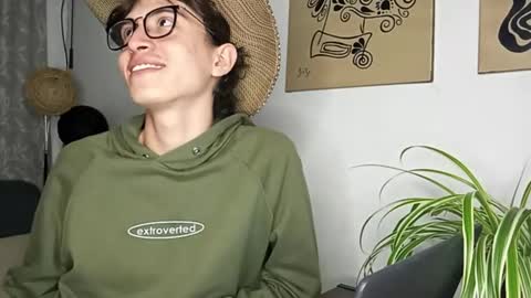 Norehg online show from October 20, 2025, 10:54 pm