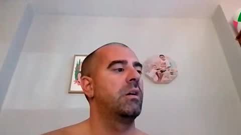 Snapshot of normalito42 chatting on September 17, 2025, 12:07 pm NORMALITO online show from September 17, 2025, 12:07 pm