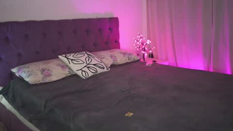 Tina online show from March 4, 2025, 1:01 am