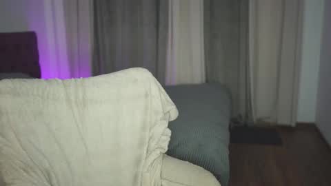 Tina online show from September 10, 2025, 6:19 pm