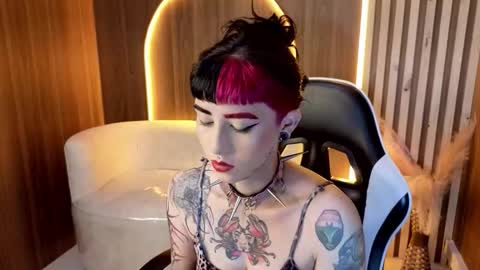 Live 1500am 2100pm online show from December 5, 2025, 8:12 am