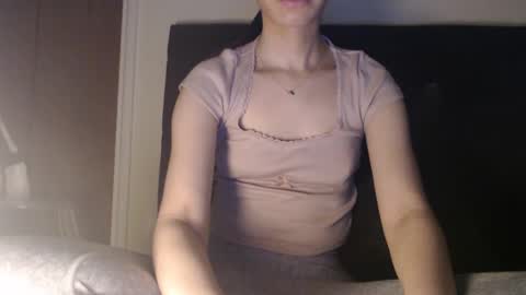 Snapshot of novafrey chatting on January 22, 2025, 1:31 am Olivia online show from January 22, 2025, 1:31 am