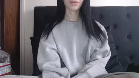 Olivia online show from November 9, 2025, 8:18 pm