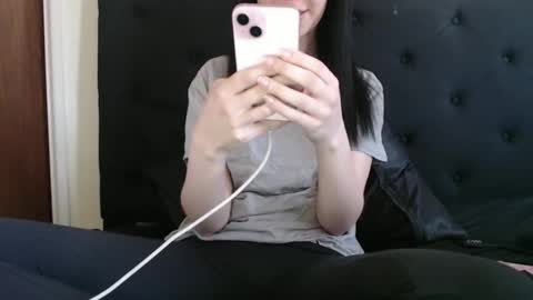 Snapshot of novafrey chatting on April 11, 2026, 2:54 pm Olivia online show from April 11, 2026, 2:54 pm