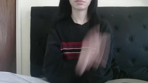 Snapshot of novafrey chatting on April 17, 2026, 4:43 pm Olivia online show from April 17, 2026, 4:43 pm