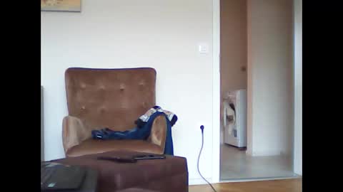 Snapshot of nudist_man chatting on December 24, 2024, 10:44 am Milen online show from December 24, 2024, 10:44 am