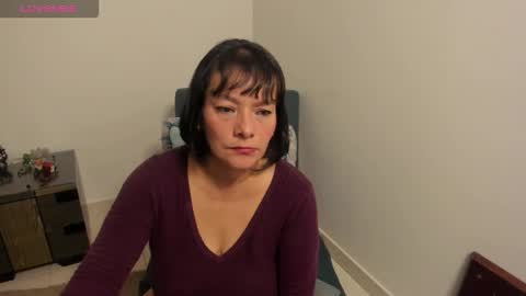 Snapshot of nuit_rose chatting on January 19, 2026, 2:37 am nuit_rose online show from January 19, 2026, 2:37 am