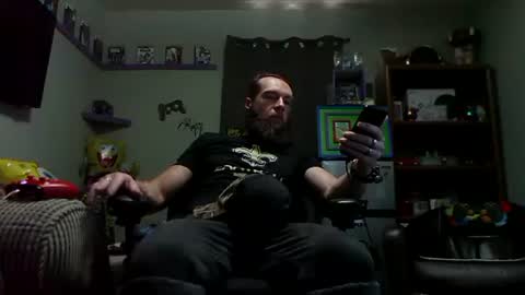 Snapshot of number1dad_ chatting on September 27, 2025, 8:25 pm Awwwww Hey Sweetie Pies. Welcome To The Sweetie Pie Lounge. Enjoy The Dad-Cast. SweetCorny Fun-loving Dad Talk. online show from September 27, 2025, 8:25 pm