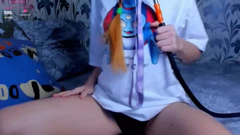 nuna_lisa online show from November 22, 2025, 9:58 pm