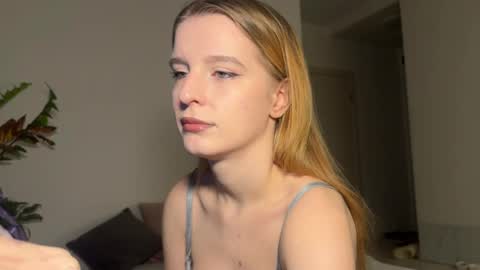 nura_foxx online show from February 17, 2026, 1:35 am