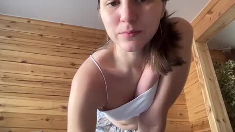 Ema online show from September 25, 2025, 2:26 am