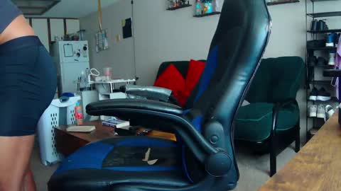 Snapshot of nuttyxmusk chatting on May 6, 2026, 1:49 pm Check the links online show from May 6, 2026, 1:49 pm