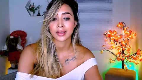 Nycole online show from January 6, 2025, 11:52 pm