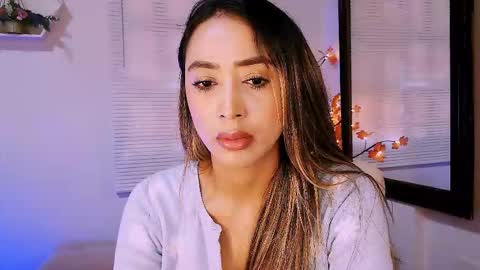 Nycole online show from November 9, 2025, 8:40 pm