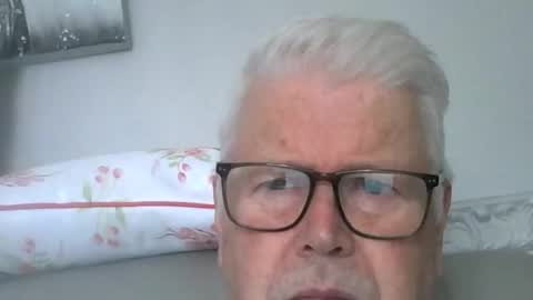 Snapshot of nylonlegs69 chatting on September 8, 2025, 2:16 pm stockings suspenders mad online show from September 8, 2025, 2:16 pm