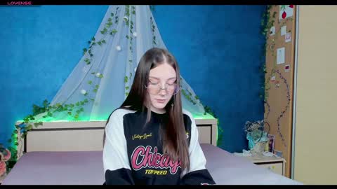 Kat online show from January 27, 2025, 7:03 pm