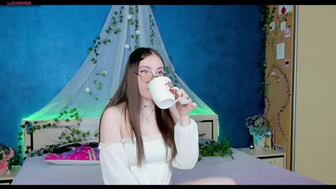 Kat online show from February 6, 2025, 6:24 pm