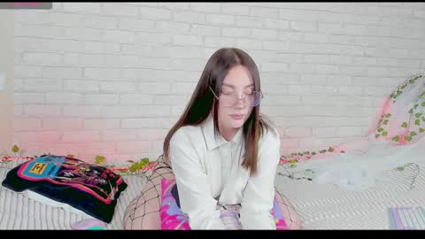 Kat online show from October 10, 2025, 5:56 pm