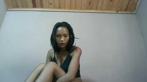 nympholinha online show from February 25, 2025, 4:35 am