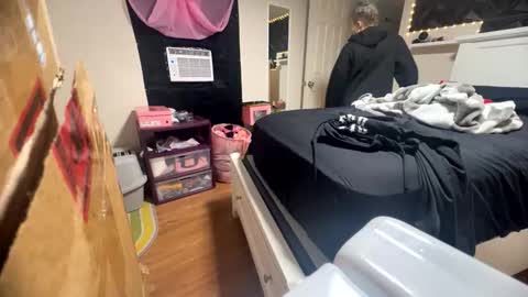 nymphomaticbaby online show from December 3, 2025, 1:35 am