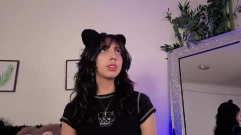   online show from October 7, 2025, 6:43 am