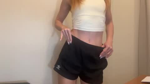 Snapshot of nyxelia_ chatting on April 24, 2026, 7:11 am Anastasia online show from April 24, 2026, 7:11 am