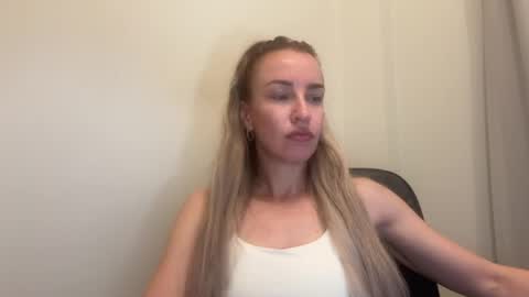 Snapshot of nyxelia_ chatting on May 26, 2026, 7:04 am Anastasia online show from May 26, 2026, 7:04 am