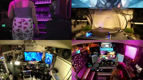 Snapshot of nyxraven chatting on December 29, 2024, 10:03 pm NyxRaven online show from December 29, 2024, 10:03 pm