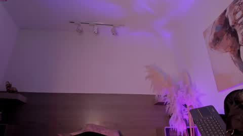 Nyx Shadow online show from October 6, 2025, 3:59 am