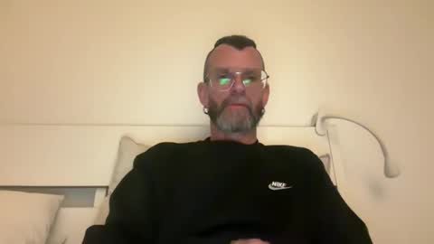 Snapshot of o_johnny_deep_o chatting on November 25, 2025, 9:04 pm Jonathan Deep online show from November 25, 2025, 9:04 pm